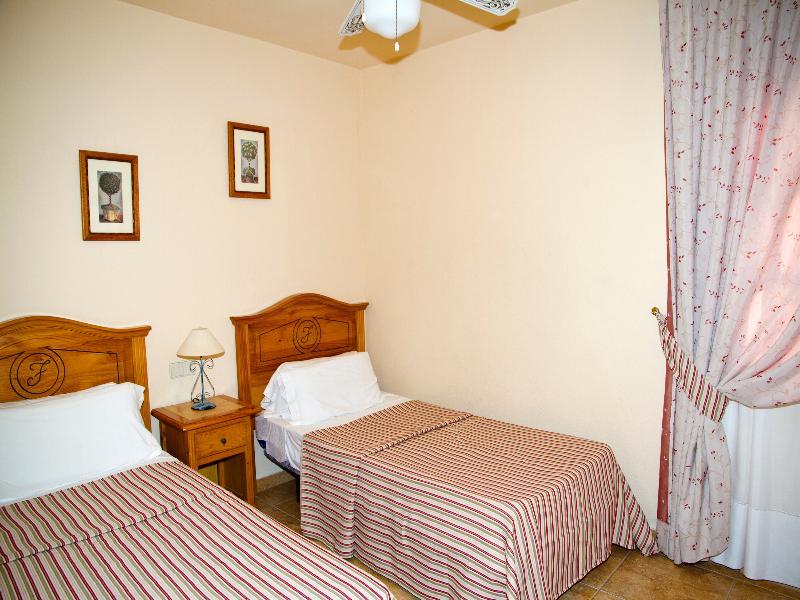 Отель Fairways Club Гольф-дель-Сур Экстерьер фото